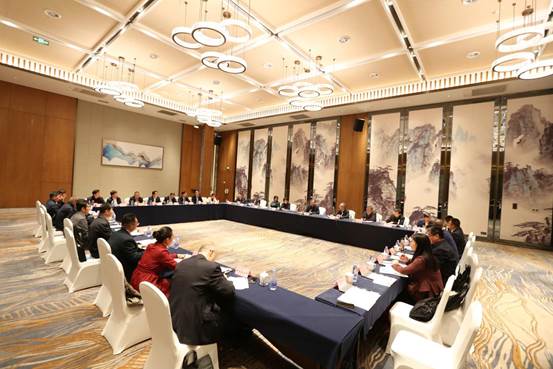 23上午 部长座谈会